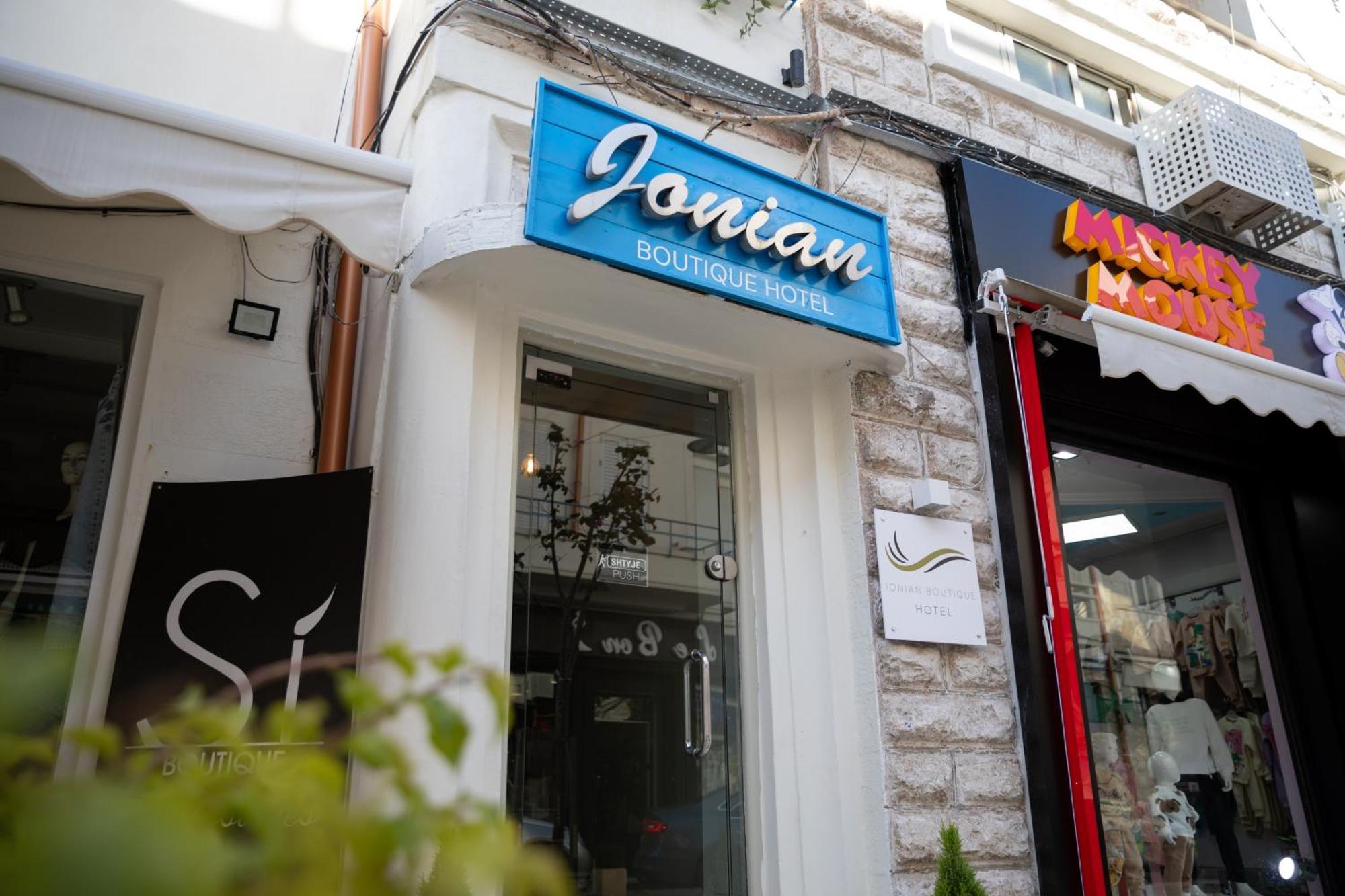 סרנדה Jonian Boutique Hotel מראה חיצוני תמונה