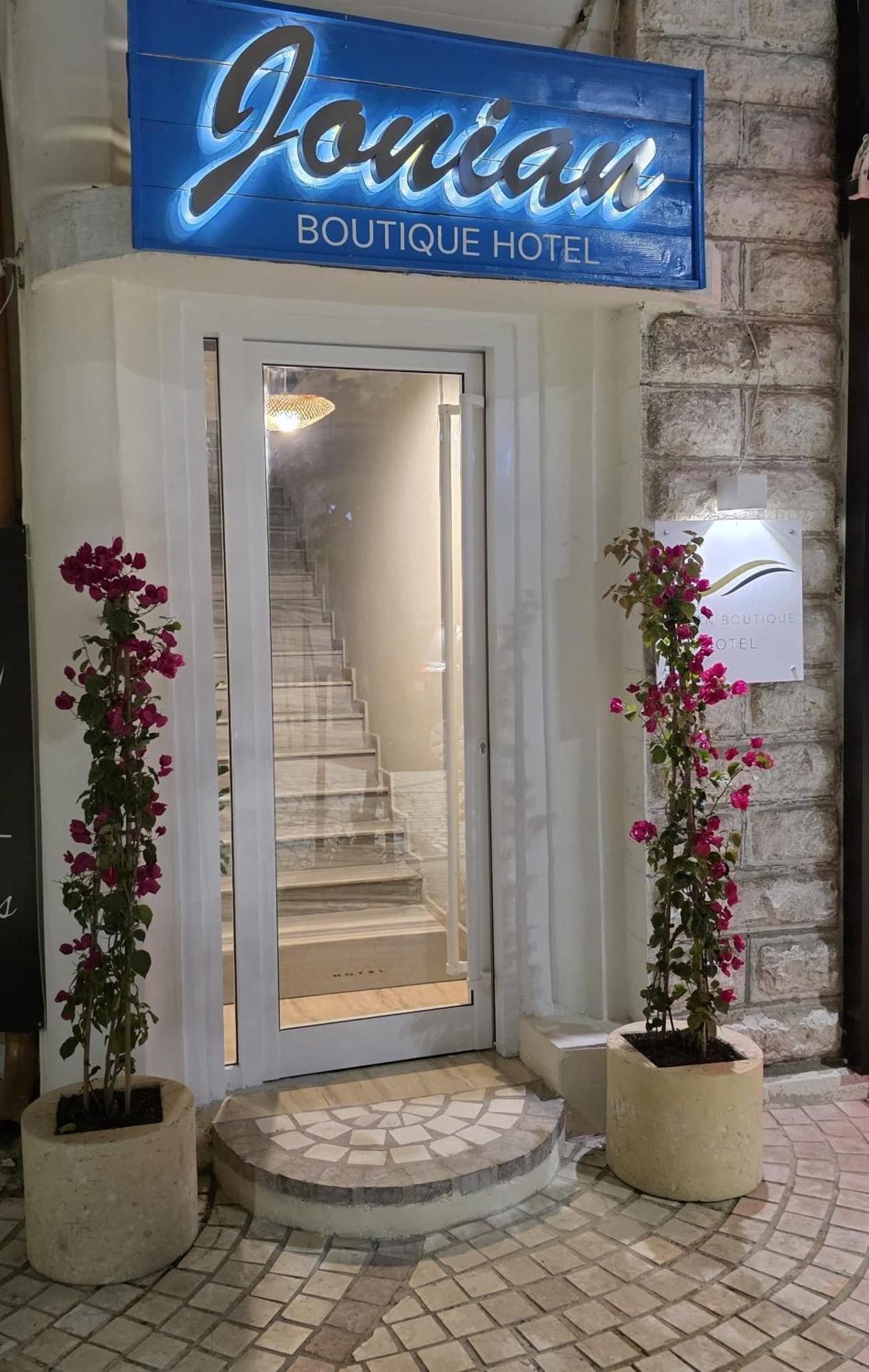 סרנדה Jonian Boutique Hotel מראה חיצוני תמונה